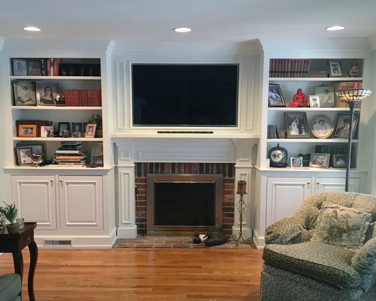 Fireplace/TV Bookshelf